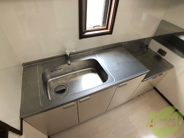 キッチン　調理スペースもしっかりあるキッチン、お料理しやすそうですね