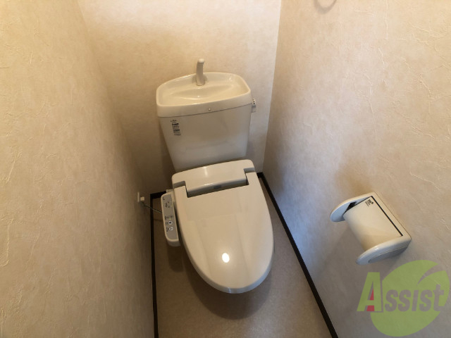 トイレ　トイレにはもちろんウォシュレットがついてます