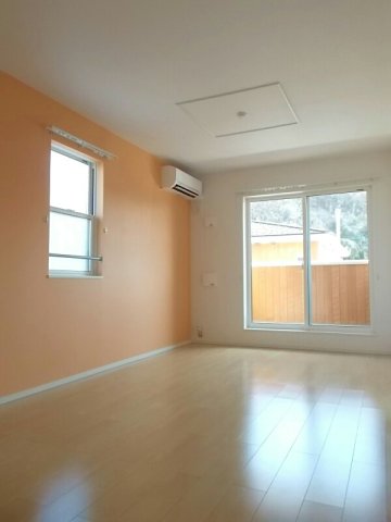 居室・リビング　こちらのリビングで趣味の時間をお楽しみください