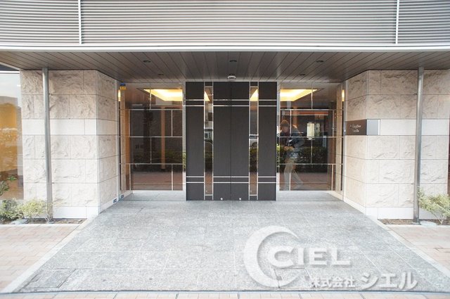 エントランス　エントランス