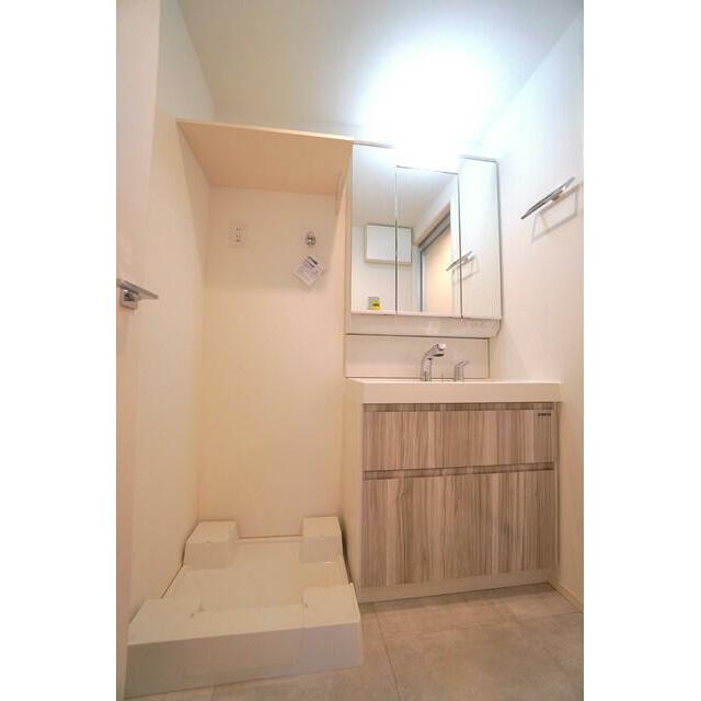 洗面設備　※同仕様写真含む