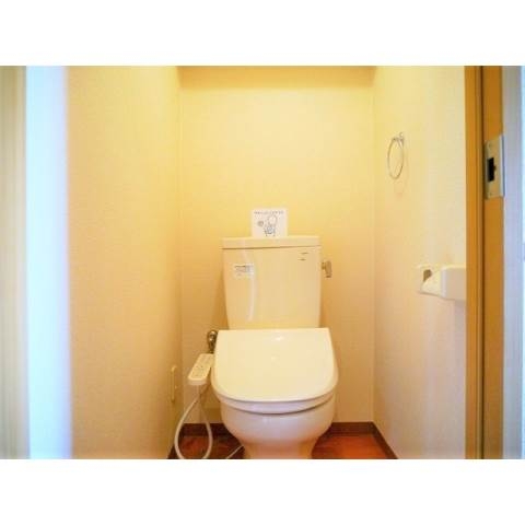 トイレ　温水洗浄便座