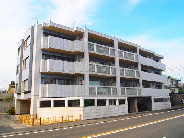 建物外観　オートロック完備