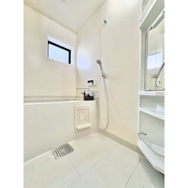 バス・シャワールーム　追い炊き機能付き