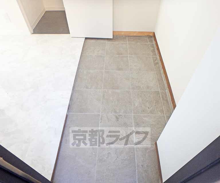 玄関　タイルデザインの玄関です。