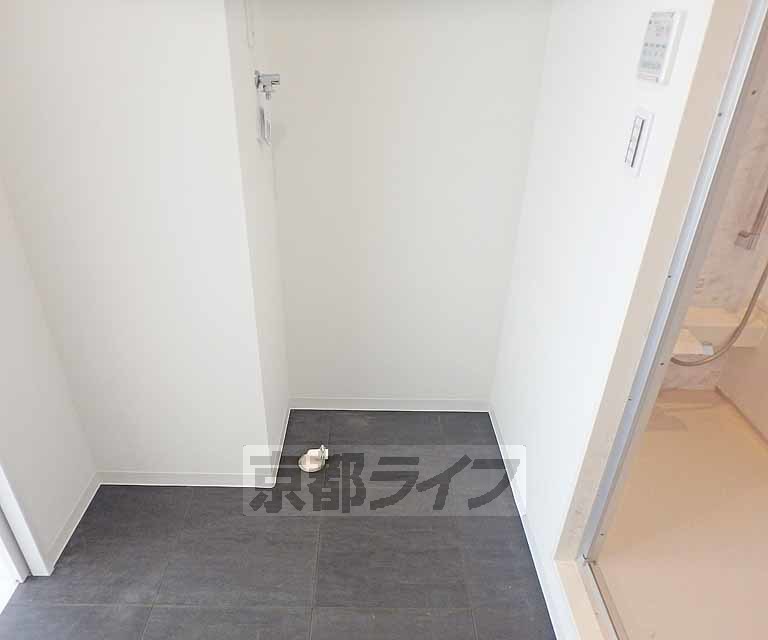 その他設備　洗濯機置き場は脱衣場にあります。