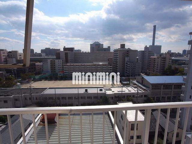 居室・リビング　気持ちの良い日差しが差し込んできます