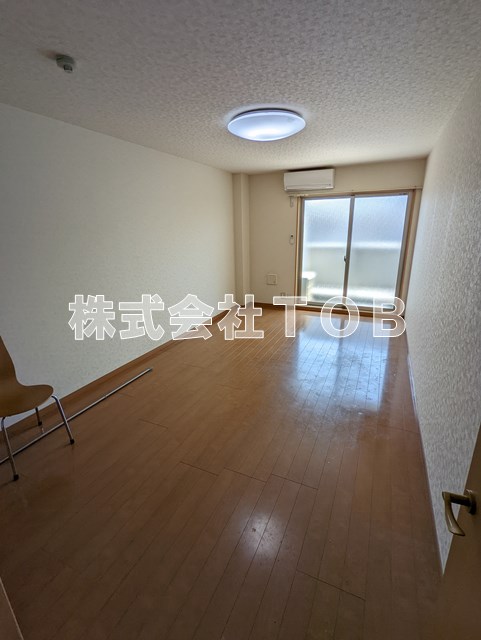 居室・リビング　※別号室同間取り参考写真です