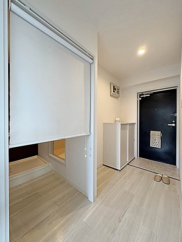 その他部屋・スペース　脱衣所の仕切りにロールスクリーン採用