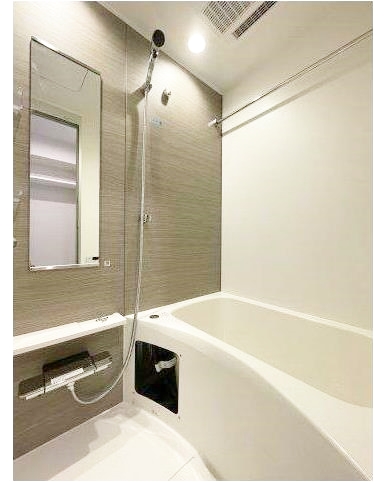 バス・シャワールーム　雨の日でも安心の浴室乾燥機付きです♪