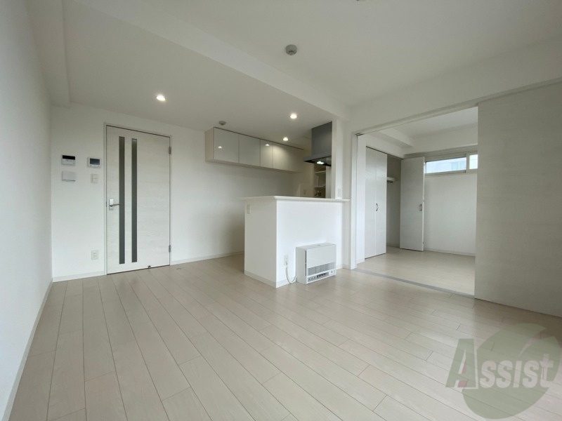 居室・リビング　広くてキレイなお部屋が広がっていて、充実した生活が送れそう。