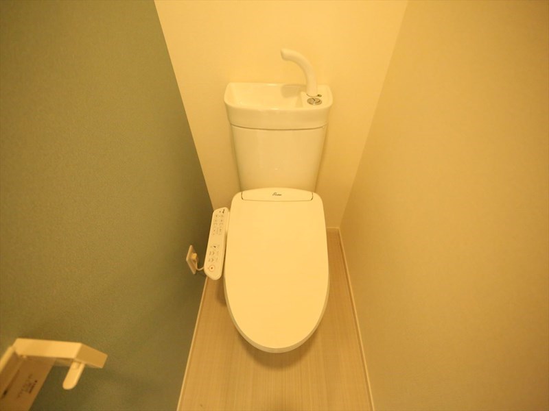 トイレ　温水洗浄暖房便座付トイレ