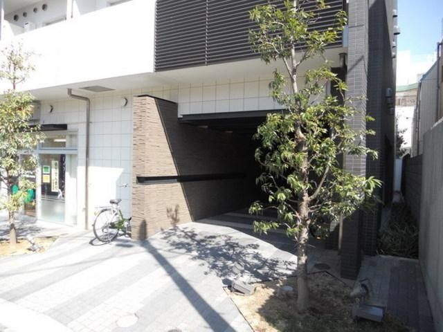 エントランス　清潔なエントランスです