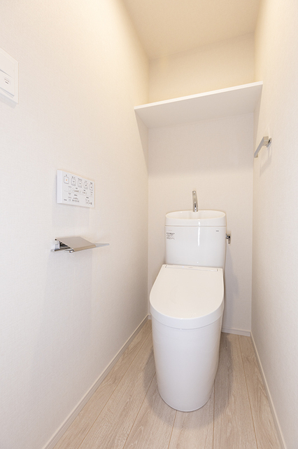 トイレ　※写真は同タイプ住戸です。