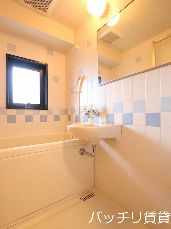 バス・シャワールーム　別号室イメージの為、現状を優先致します。
