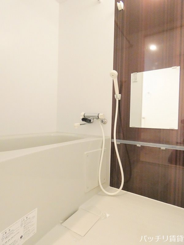 バス・シャワールーム　同型タイプの為、現状を優先いたします。