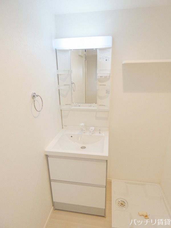 洗面設備　同型タイプの為、現状を優先いたします。