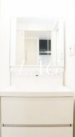 洗面設備　独立洗面台です。