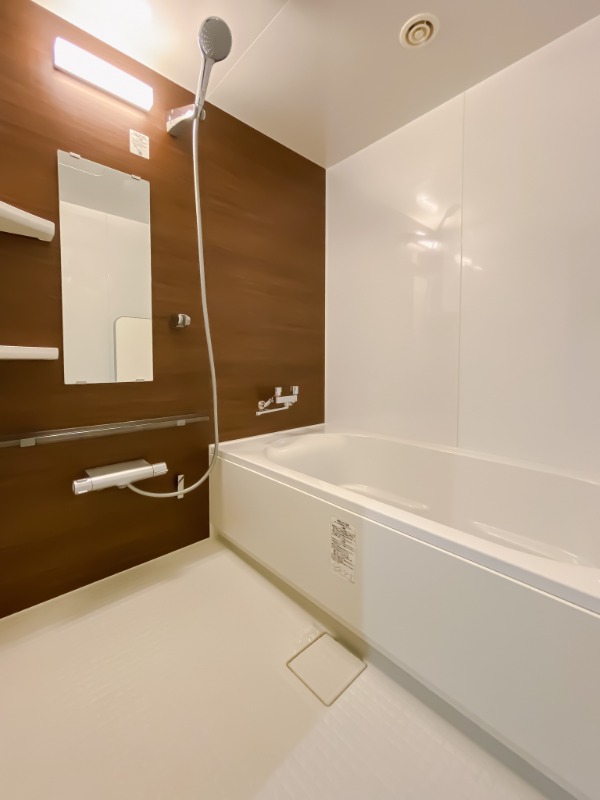 バス・シャワールーム　うれしいバストイレ別♪