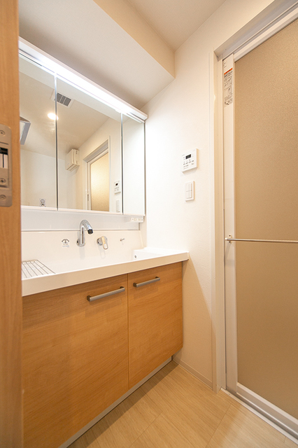 洗面設備　※写真は同タイプ住戸です。