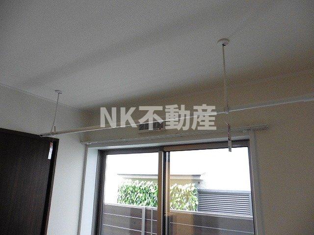 その他設備　室内物干しです