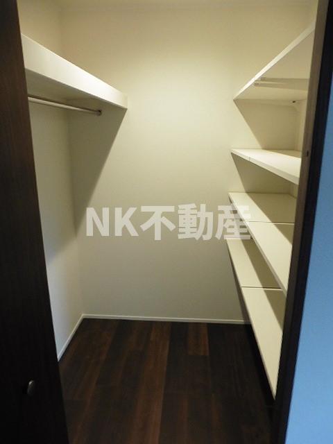 収納　ウォークインクローゼットです