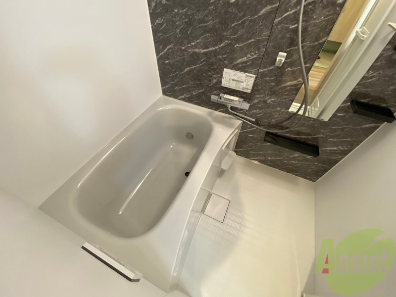 バス・シャワールーム　お風呂になります。一日の疲れを癒してくださいね。