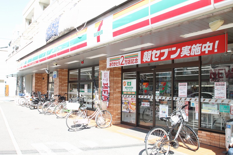 コンビニ　セブンイレブン広島中広1丁目店（コンビニ）まで107m