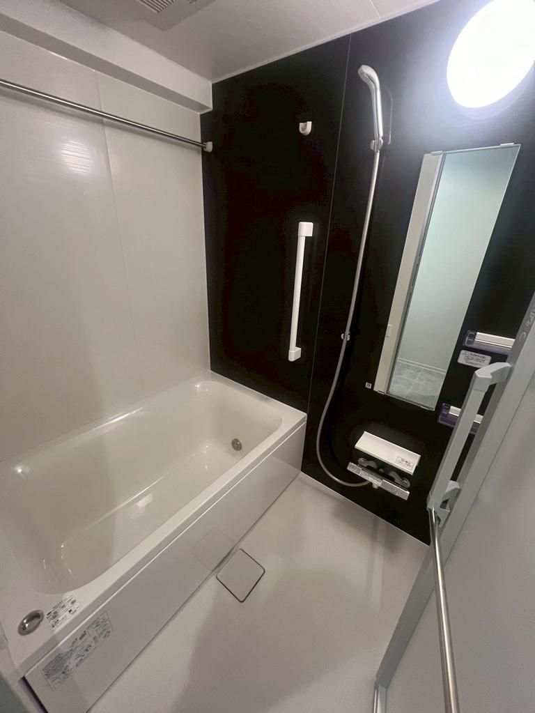 バス・シャワールーム　コンパクトで使いやすいお風呂です