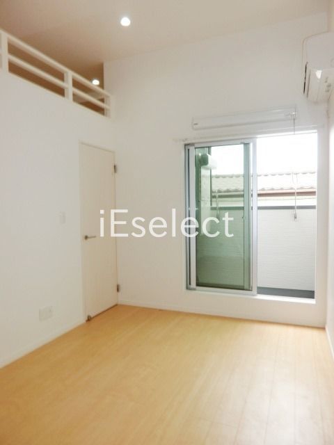 居室・リビング　インターネット無料のお部屋です。