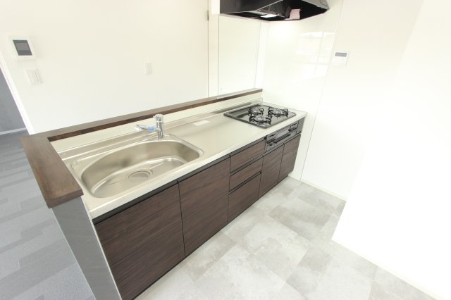 キッチン　キッチンです。 写真はイメージです。色仕様は現況優先になりま