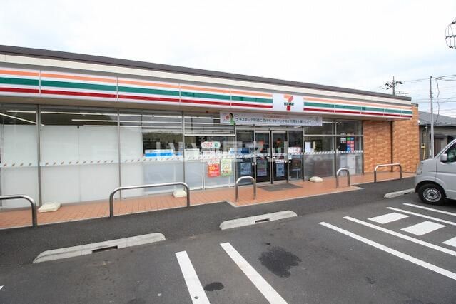 コンビニ　セブンイレブン松戸八ヶ崎８丁目店（コンビニ）まで592m