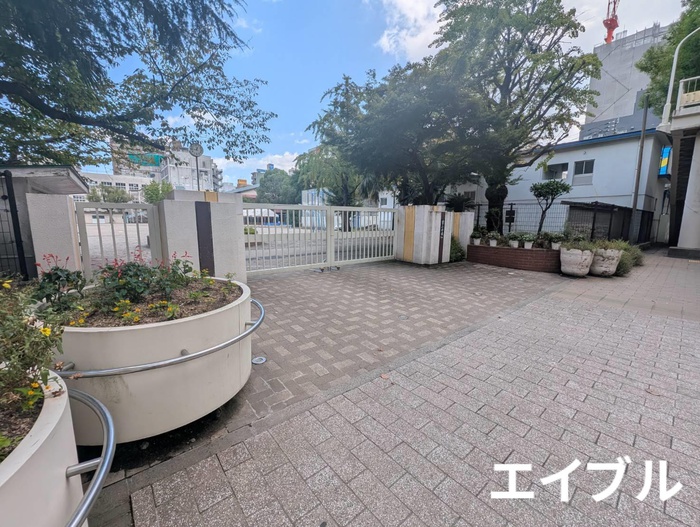 小学校　鹿児島市立山下小学校（小学校）まで400m