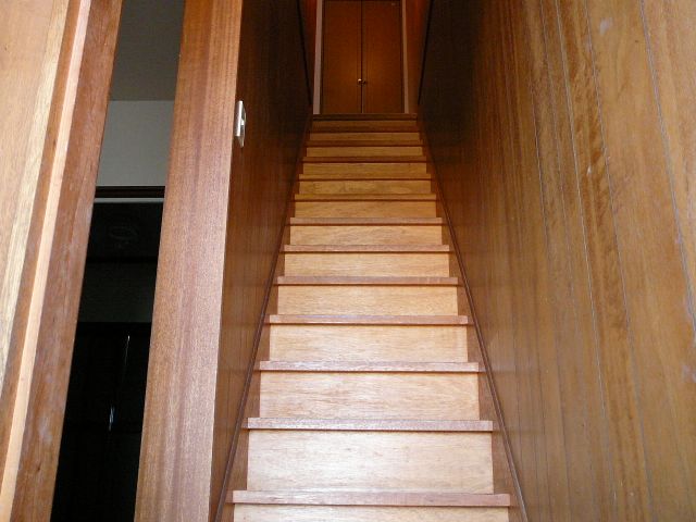 その他部屋・スペース　階段を上って２階洋間へ。」