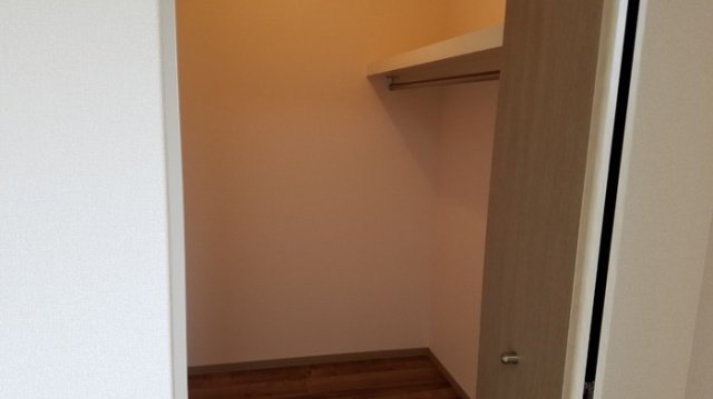 その他部屋・スペース　掲載写真は同型の左右反転の部屋を掲載しております。実際のお写