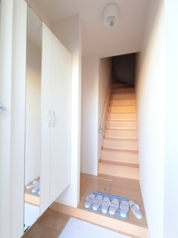 玄関　図面と現状に相違がある場合には現状を優先