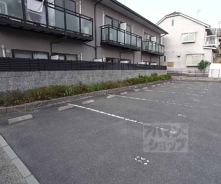 駐車場　ゆとりが有り停めやすい駐車場