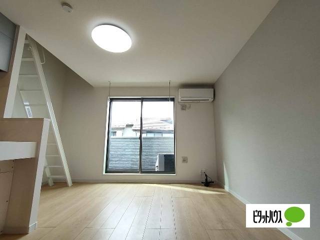 居室・リビング　別室写真参照