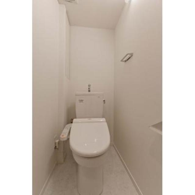 トイレ　※写真は同タイプ住戸です。