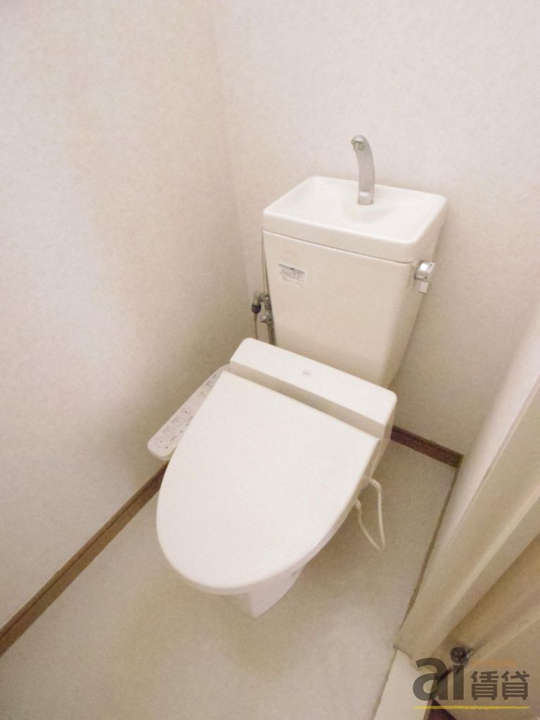 トイレ　※同仕様写真