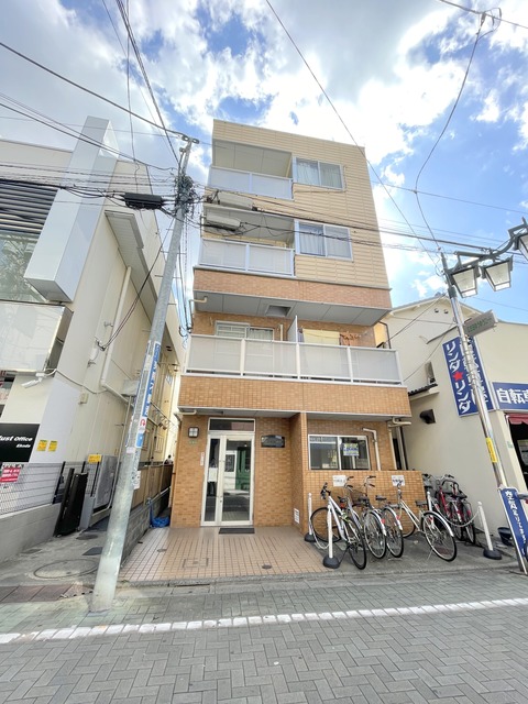 建物外観　★駅前商店街の中にある利便性の良い立地です★