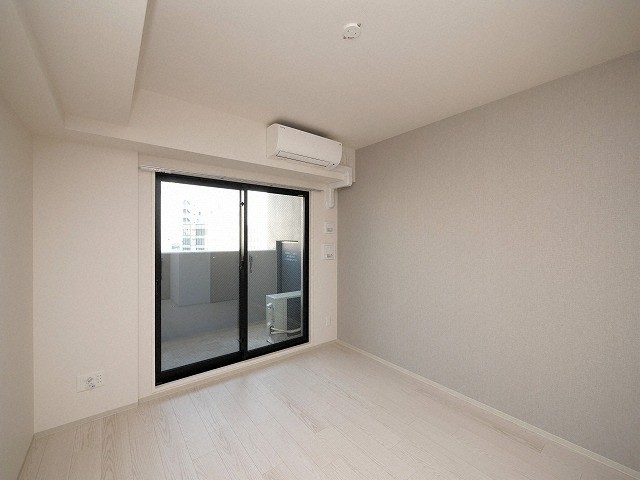 居室・リビング　こちらの居間で趣味の時間をお楽しみください