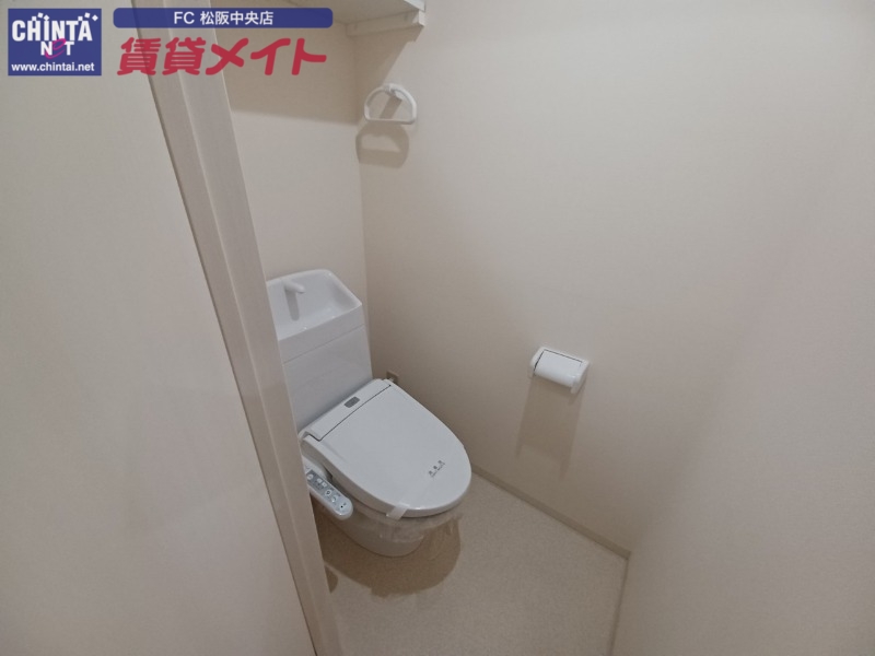 トイレ　同型参考写真