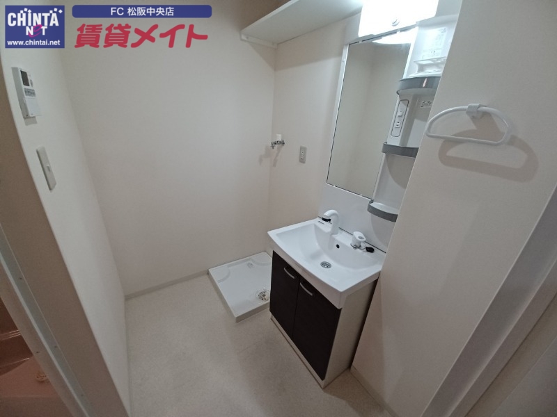 洗面設備　同型参考写真
