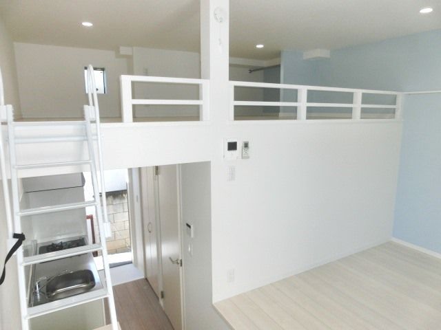 居室・リビング　ロフトもあって開放感のあるお部屋です。
