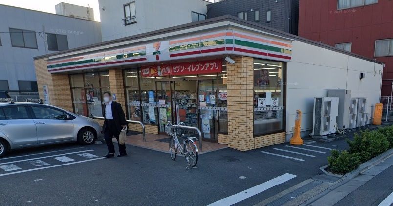 コンビニ　セブンイレブン足立西新井6丁目店（コンビニ）まで240m