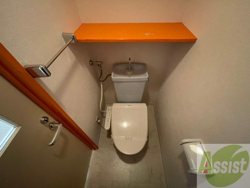 トイレ　トイレです。ウォシュレット付を探している方、おすすめです。