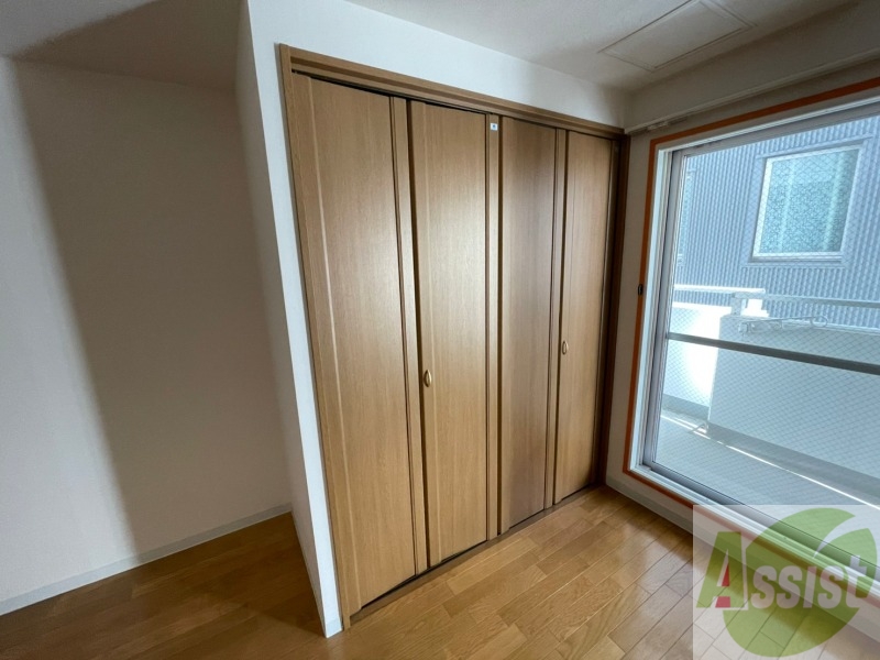 収納　寝室の収納です。部屋がすっきり片付きます。