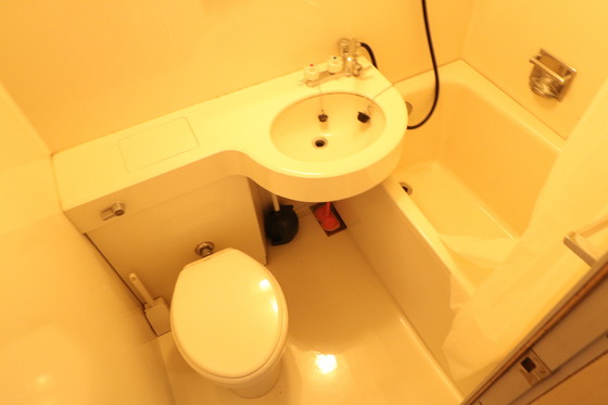 バス・シャワールーム　※別部屋の写真です
