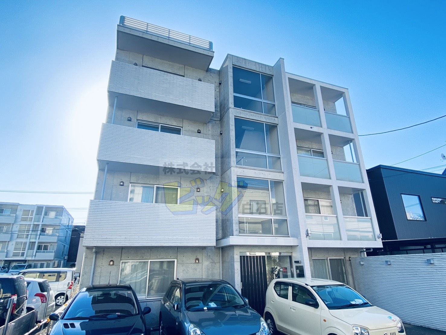 建物外観　設備充実の２ＬＤＫマンションです♪
